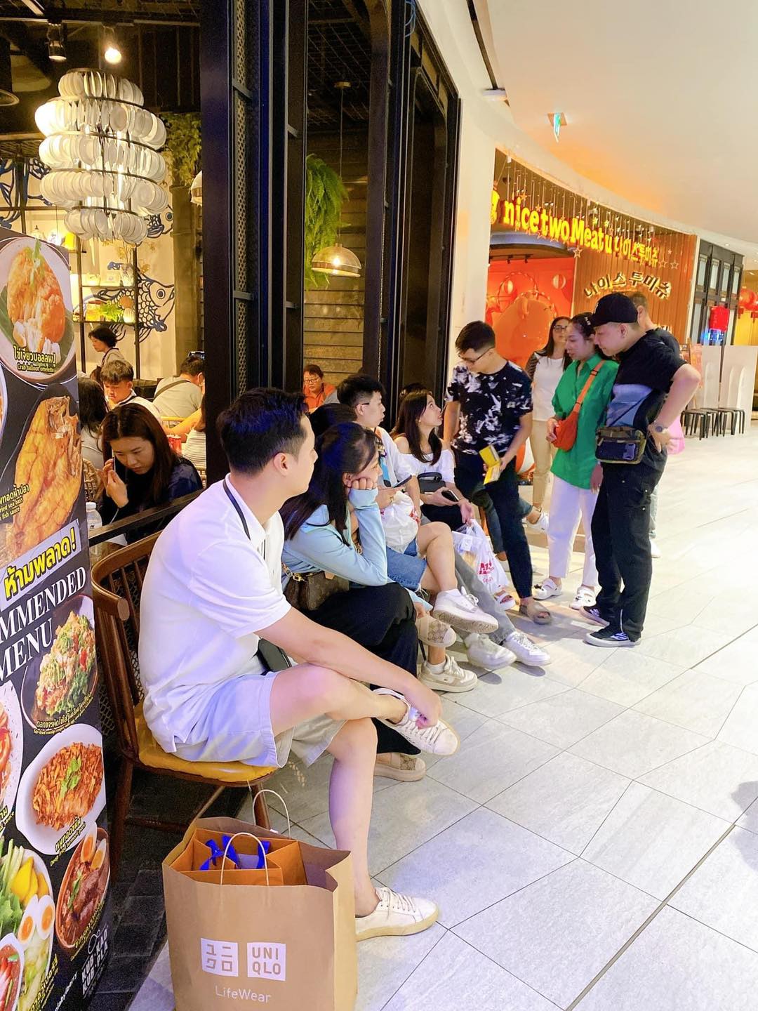 Kub Kao Kub Pla thu hút khách trong và ngoài nước